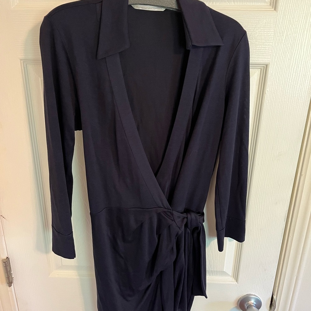 Diane VonFurstenburg navy blue knit skort/romper size small fantastic condition